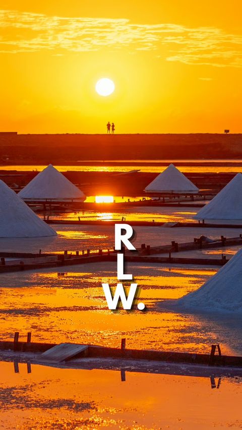 Remember Lot's Wife (Luke 17:32) phone wallpaper, letters only